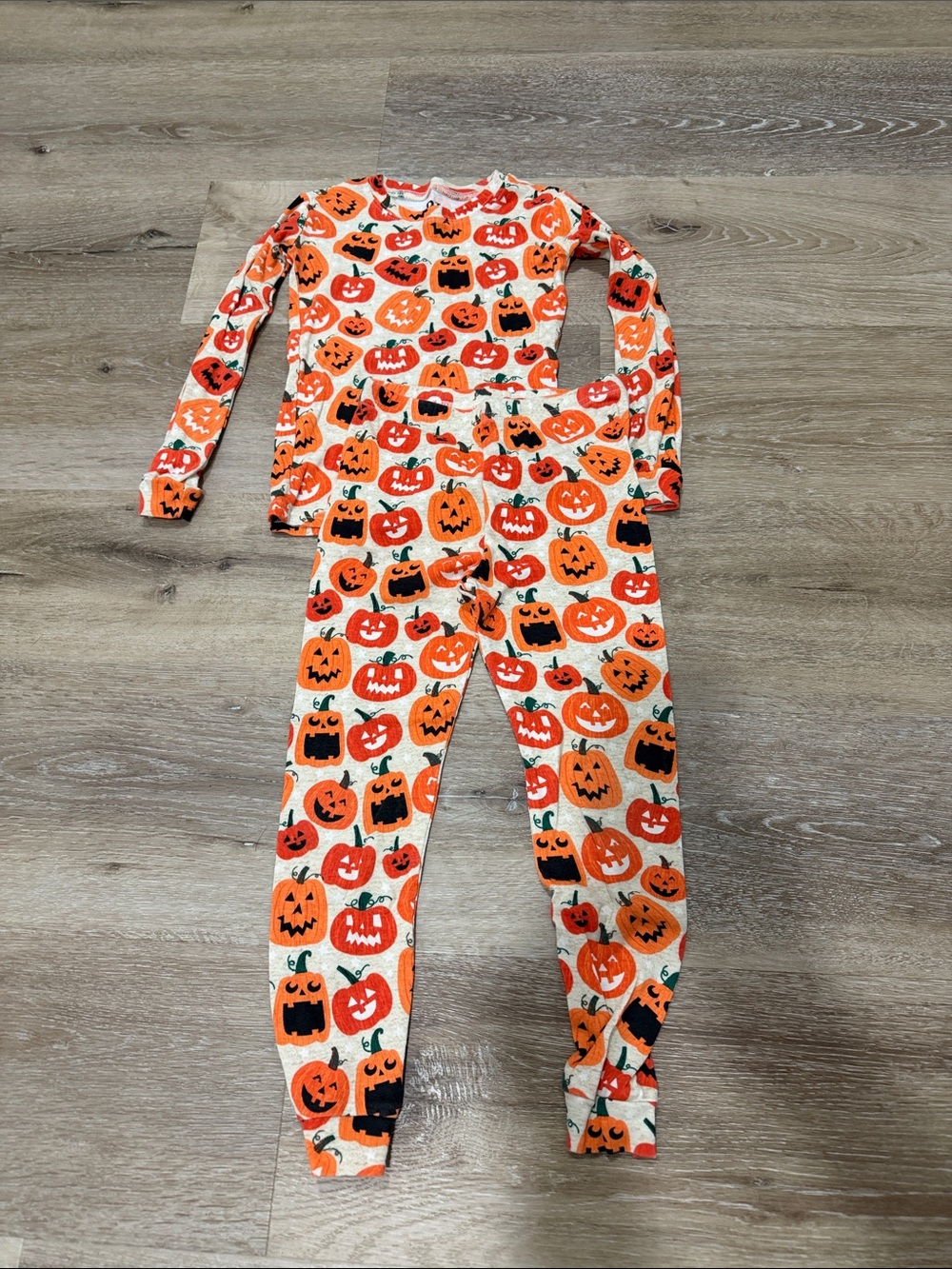 The Children’s Place Halloween Glow in the Dark Pumpkin Pajamas Size 5T
